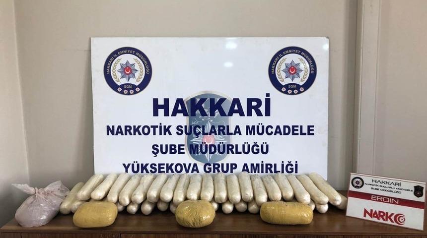 Y&uuml;ksekova&rsquo;da 20 kilo uyuşturucu ele ge&ccedil;irildi