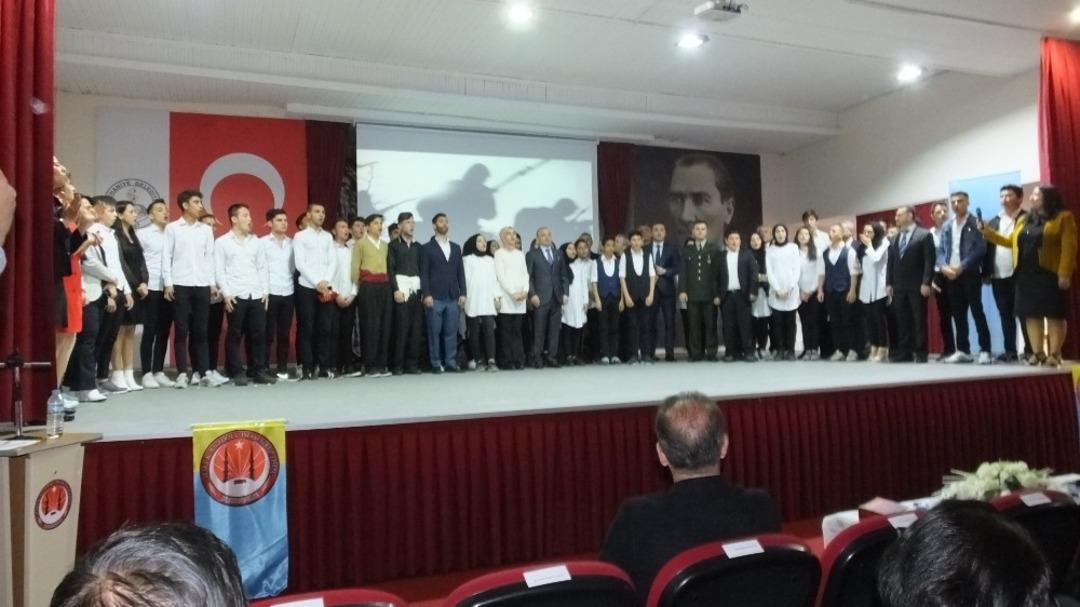 Burhaniye&rsquo;de İstiklal Marşı coşkusu