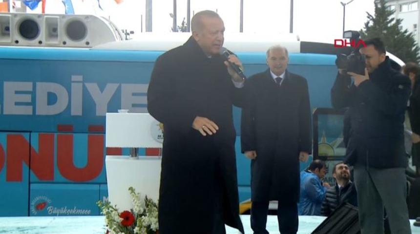 Cumhurbaşkanı Erdoğan: Birilerine peşkeş &ccedil;ekiliyor