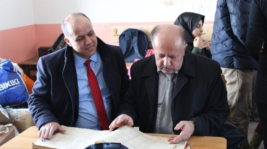 Van Y&uuml;z&uuml;nc&uuml; Yıl &Uuml;niversitesi &ouml;ğrencilerinden &ouml;rnek davranış