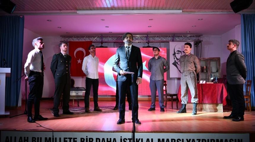 Isparta&rsquo;da İstiklal Marşı&rsquo;nın 98.kabul yıld&ouml;n&uuml;m&uuml;