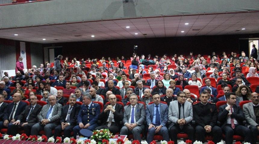 İstiklal Marşı&rsquo;nın kabul&uuml; etkinliklerle kutlandı