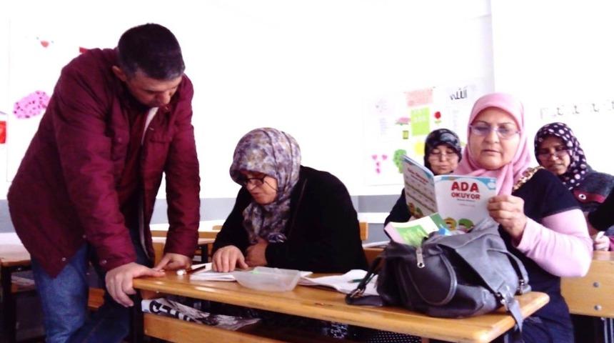 Sarıg&ouml;l&rsquo;de okuma-yazma kursu sertifikaları verildi