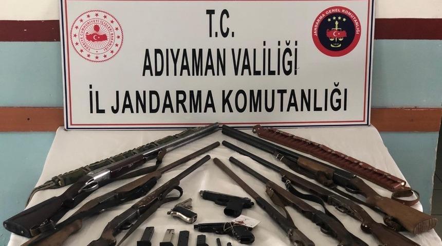 Jandarmadan silah &uuml;retim ve tamiri yapılan eve operasyon