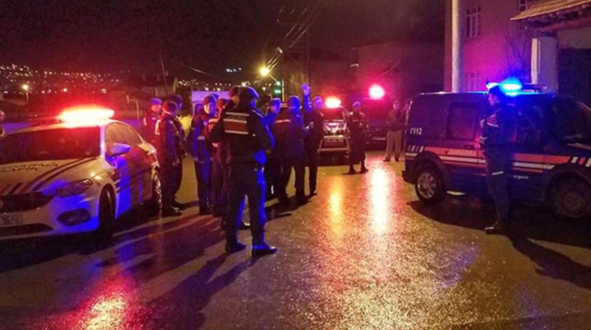 Ortalığı savaş alanına çevirdiler! Balta, taş, sopa ve silahlar havada uçuştu!