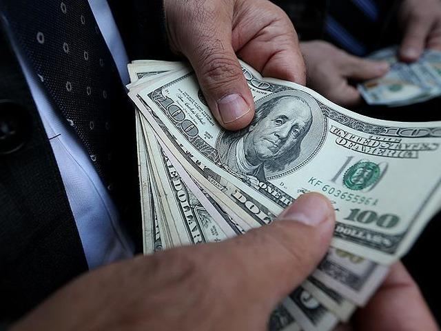 ABD'li t&uuml;keticiler 'Black Friday'de milyarlarca dolar harcadı