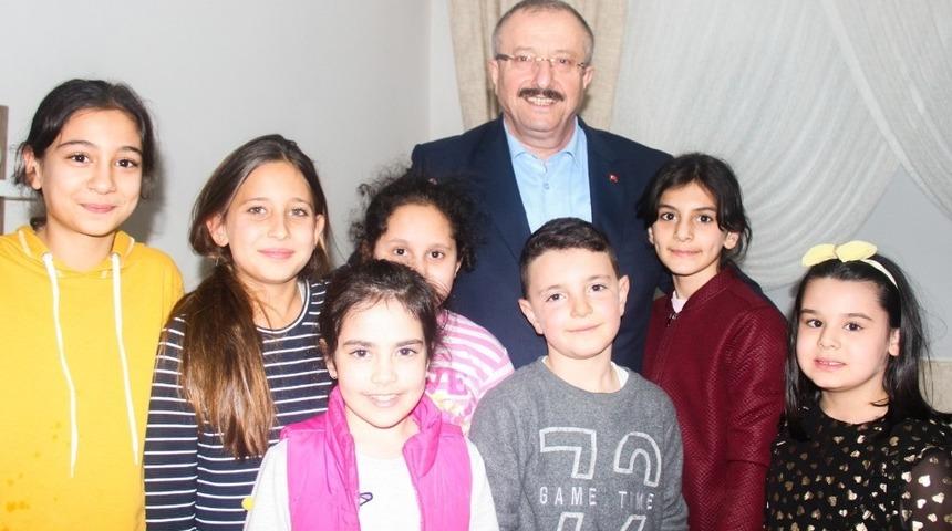 AK Partili Yılmaz: &rsquo;Cumhuriyet tarihinin en b&uuml;y&uuml;k eğitim atağını yapacağız&rsquo;