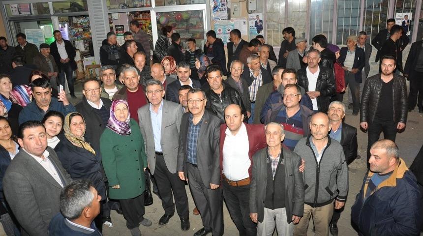 K&ouml;şk adayı Nuri G&uuml;ler ve Semiha &Ouml;y&uuml;ş, Kayalık Mahallesi sakinleriyle bir araya geldi