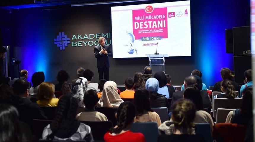 Beyoğlu&rsquo;nda &ouml;ğrenciler milli m&uuml;cadele d&ouml;nemini anlattı