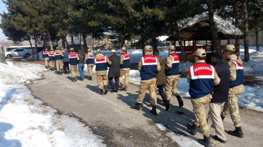 Muş&rsquo;ta ter&ouml;r operasyonu: 8 g&ouml;zaltı