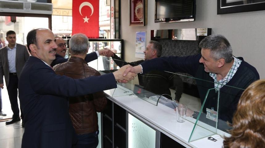 Başkan Altay ve Kavuş Bedesten esnafıyla buluştu