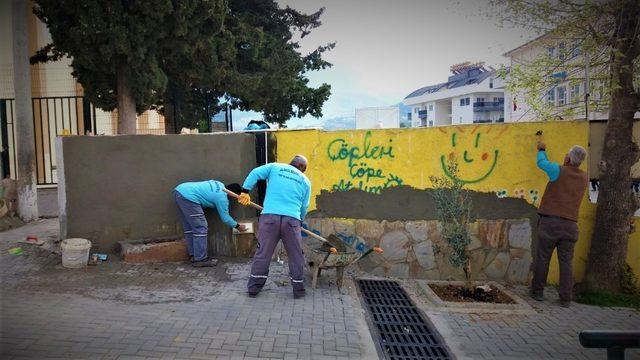 Oba İlkokulu’nun çevre duvarı yenileniyor