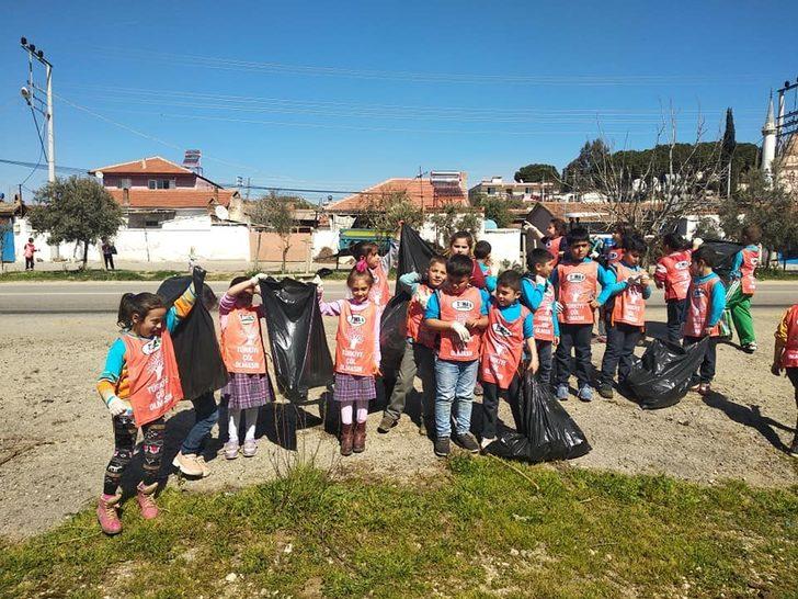 Manisa’da öğrenciler çöp topladı G1