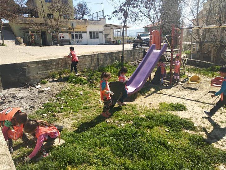 Manisa’da öğrenciler çöp topladı G2