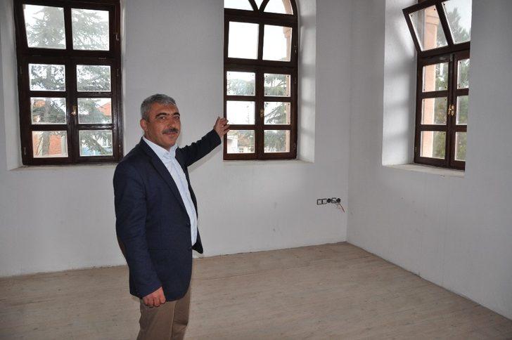 Tarihi ilkokul restore edildi G2