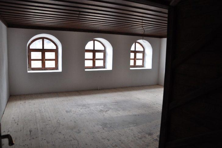 Tarihi ilkokul restore edildi G5