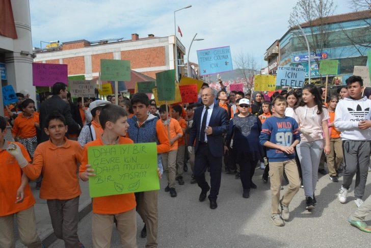 Düzce Üniversitesi öğrencileri temiz gelecek için bir araya geldi G3