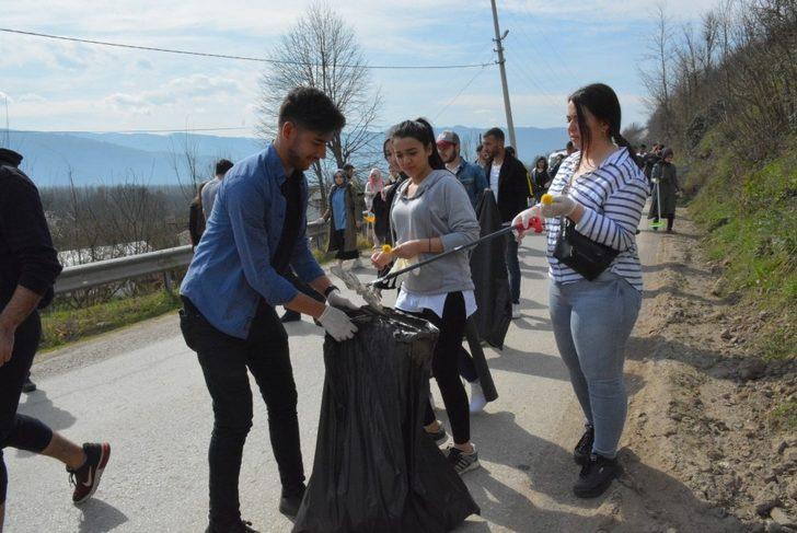 Düzce Üniversitesi öğrencileri temiz gelecek için bir araya geldi G4