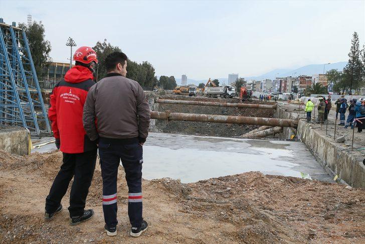 İzmir'de yer altı park alanı inşaatında göçük G1