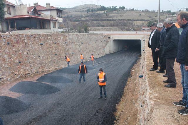 Eskigediz’de sıcak asfalt çalışmaları