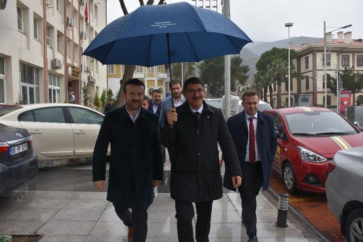 Başkan Çelik’ten yağmur altında seçim çalışması G4