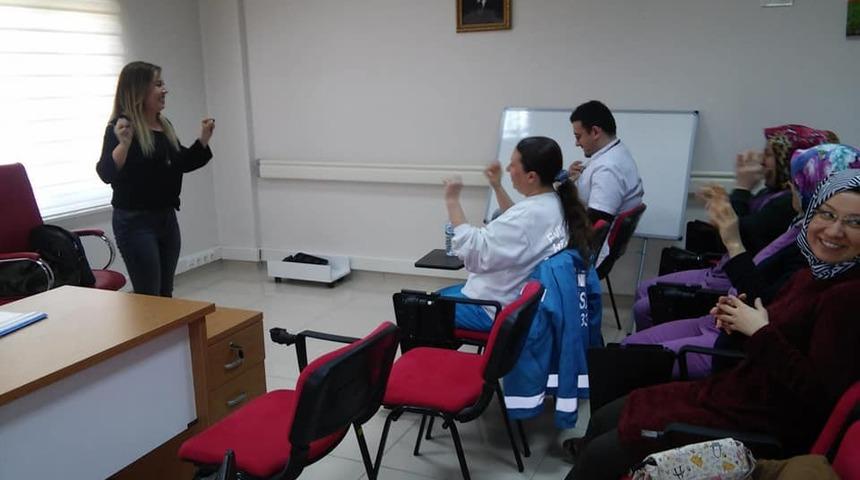 Hastane çalışanlarına Türk İşaret Dili eğitimi
