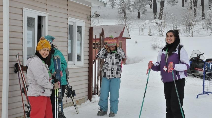 Cıbıltepe&rsquo;de kayak keyfi