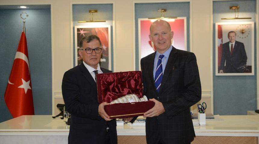 İngiltere B&uuml;y&uuml;kel&ccedil;isi&rsquo;nden B&uuml;y&uuml;kşehir&rsquo;e ziyaret