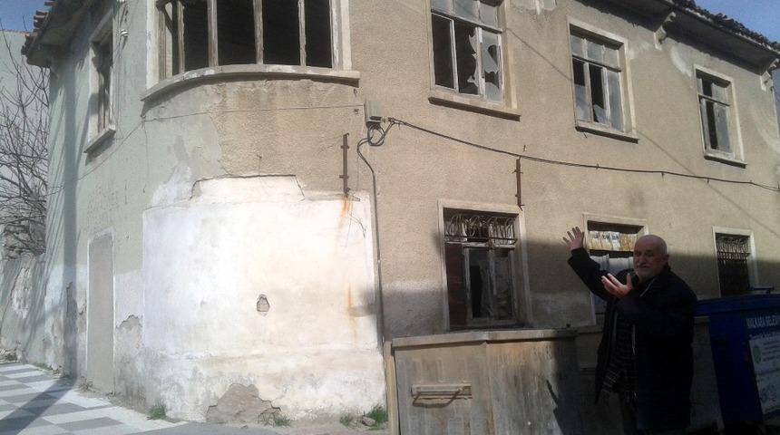 Metruk ev korkutuyor