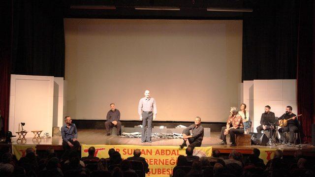 Mahzuni Şerif’i anlatan oyun Kartal’da sanatseverlerle buluştu