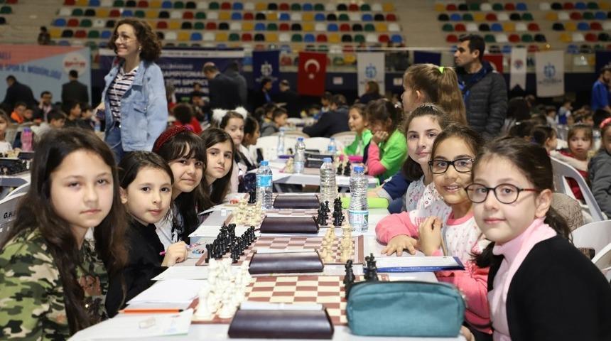 Okullar arası satran&ccedil; turnuvası heyecanı yaşanıyor
