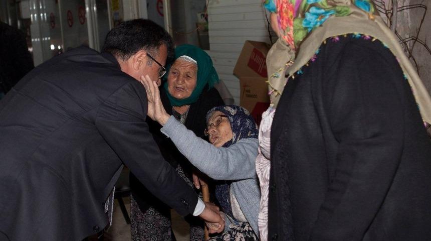 Millet İttifakı adayı &Ouml;k&uuml;zc&uuml;oğlu&rsquo;ndan Alaşehir&rsquo;de mining