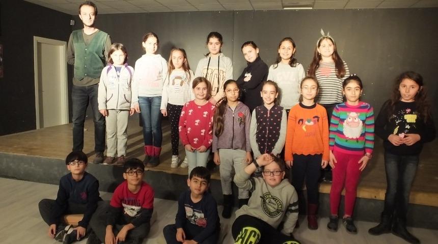 Burhaniye&rsquo;de Drama Kursları yoğun ilgi g&ouml;rd&uuml;