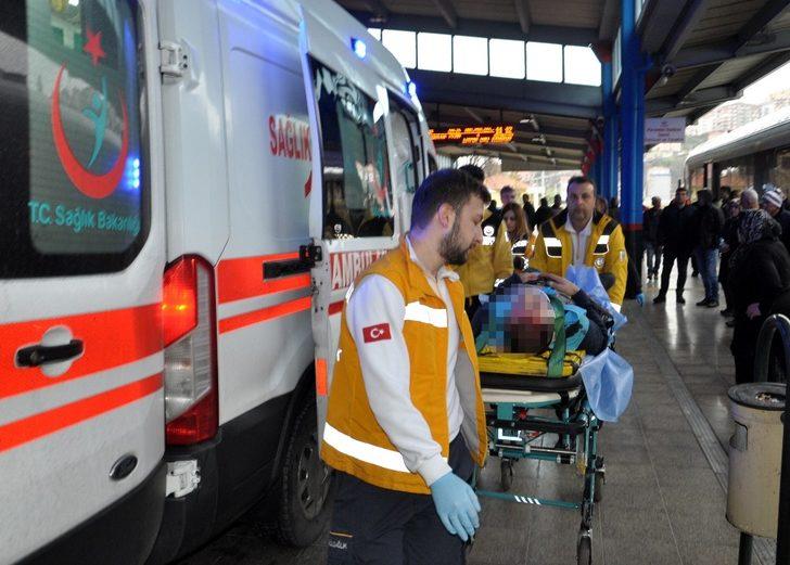 Temizlik yapmak için çıktığı iskeleden düşen işçi ağır yaralandı G2