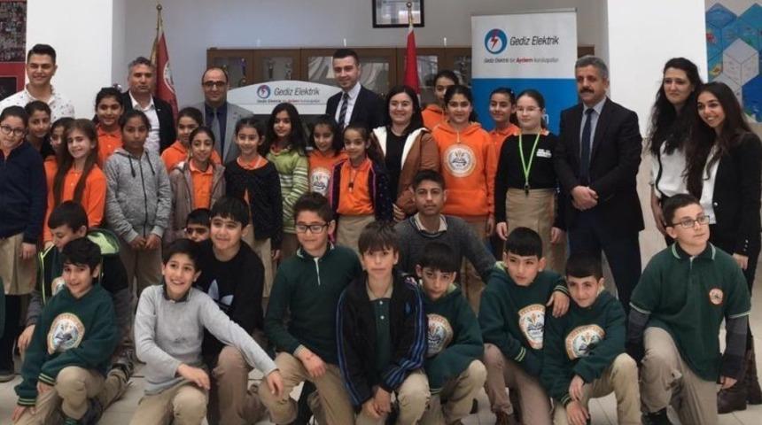 Gediz Elektrik İletişim Merkezi &ccedil;alışanlarından sınıf kitaplığı