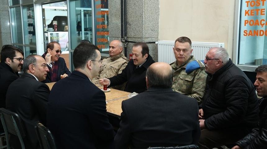 Vali Pehlivan esnafları ziyaret etti