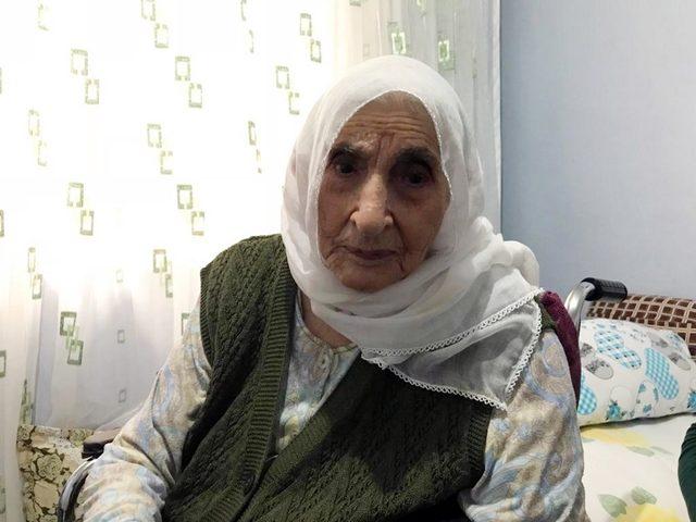 Cumhuriyet ile yaşıt olan 96’lık nine, yetkililerden yardım bekliyor