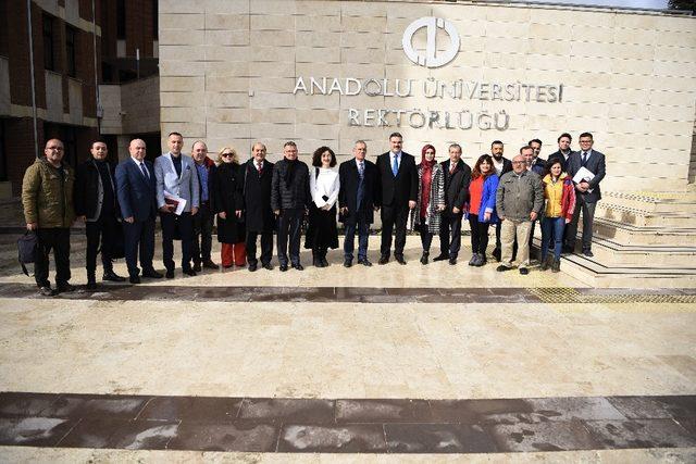 Rektör Prof. Dr. Şafak Ertan Çomaklı, yerel basın mensupları ile buluştu