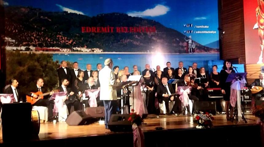 Edremit’te ‘Şarkı-Türkü Popüler Müzik’ konseri