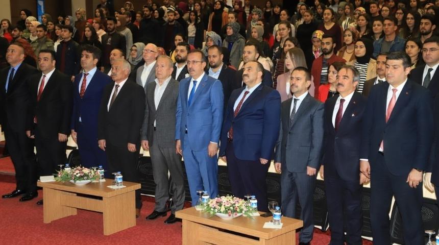 Gen&ccedil;lere seslenen Se&ccedil;en, &ldquo;Yaptığı &ccedil;alışmalarla iz bırakanlardan olmaya &ccedil;aba harcayın&rdquo;