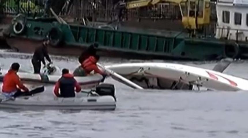 İstanbul Haliç'te tekne battı!
