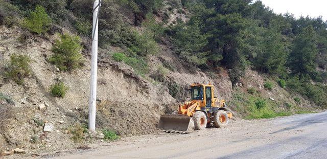 Kuşadası’nda toprak kaymasının izleri silindi