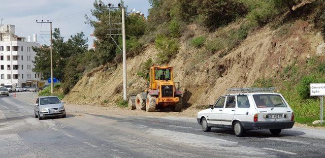 Kuşadası’nda toprak kaymasının izleri silindi