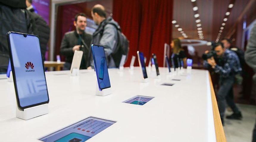 Huawei'den y&uuml;zde 40'a varan indirimlerle ekran onarım kampanyası