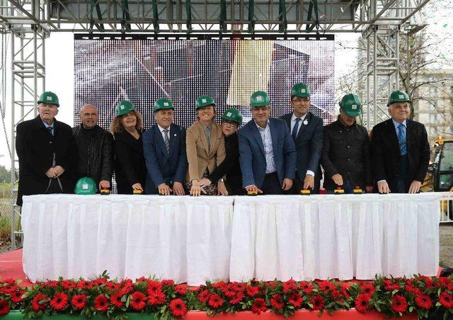 Karşıyaka’da dev spor parkının temeli atıldı