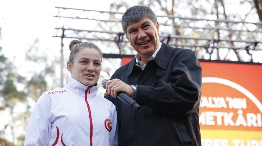 ASAT Sporcusu  Eda Tekin Avrupa ikincisi oldu