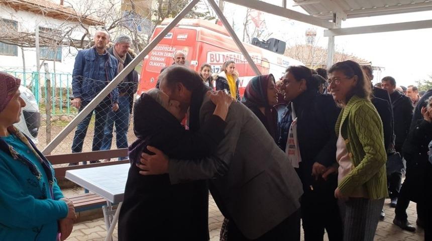 Başkan Kızıldaş, doğup b&uuml;y&uuml;d&uuml;ğ&uuml; mahallesinde coşkuyla karşılandı