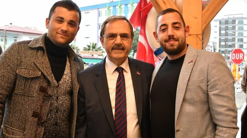 Başkan Şahin&rsquo;e 3 koldan destek