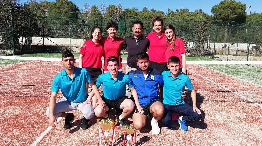 Düzce Üniversitesi Kadın Tenis Takımı 1. Lige yükseldi