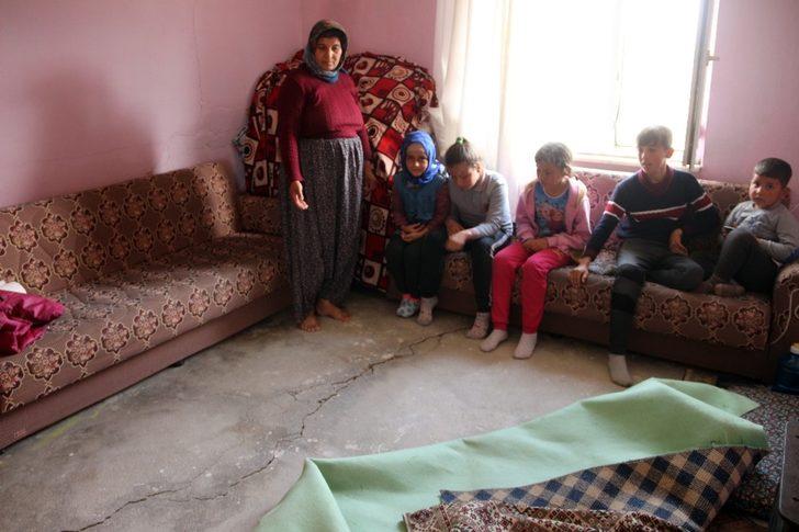 Mersin’de korkutan çatlaklar G2